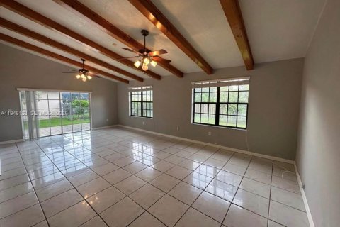 Снять в аренду виллу или дом в Пальметто-Бей, Флорида 3 спальни, 142.42м2, № 2002558 - фото 6