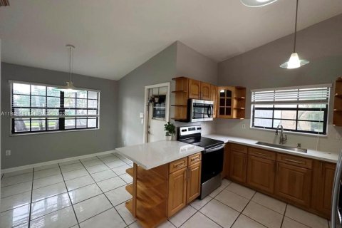 Снять в аренду виллу или дом в Пальметто-Бей, Флорида 3 спальни, 142.42м2, № 2002558 - фото 7