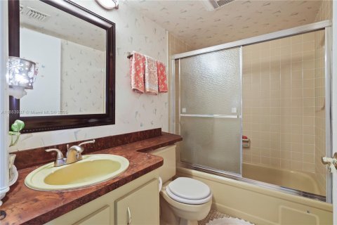 Condominio en venta en Margate, Florida, 2 dormitorios, 92.9 m2 № 1944716 - foto 11