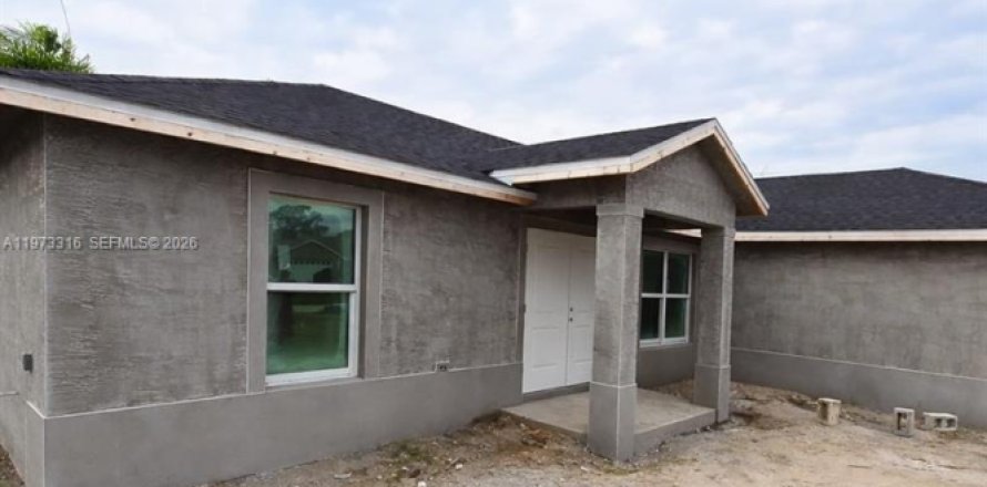 House in Vero Beach, Florida 3 bedrooms, 170.85 sq.m. № 2033744