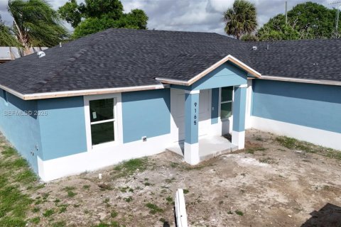 House in Vero Beach, Florida 3 bedrooms, 170.85 sq.m. № 2033744 - photo 7