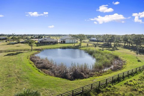 House in St. Lucie, Florida 3 bedrooms, 353.68 sq.m. № 2082645 - photo 19