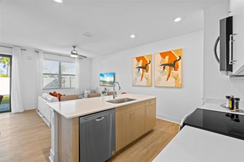 Touwnhouse à louer à Lakewood Ranch, Floride: 3 chambres, 142.98 m2 № 2418676 - photo 6