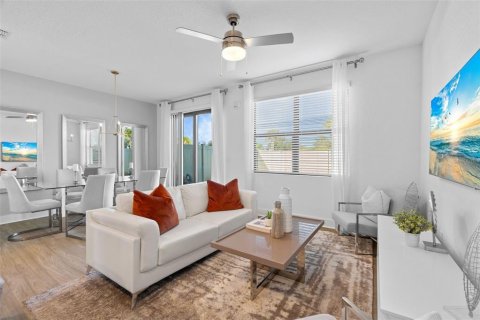 Touwnhouse à louer à Lakewood Ranch, Floride: 3 chambres, 142.98 m2 № 2418676 - photo 15