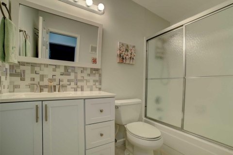 Condo in Boynton Beach, Florida, 2 bedrooms  № 2399632 - photo 10
