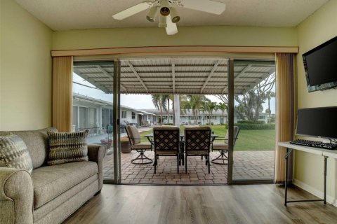 Condo in Boynton Beach, Florida, 2 bedrooms  № 2399632 - photo 11
