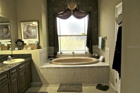 Casa en venta en Spring Hill, Florida, 3 dormitorios, 256.41 m2 № 2095668 - foto 13
