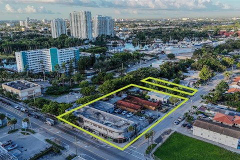 Commercial property in Miami, Florida № 1867416 - photo 10