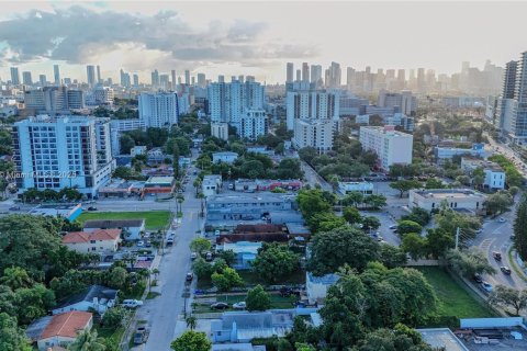 Commercial property in Miami, Florida № 1867416 - photo 2