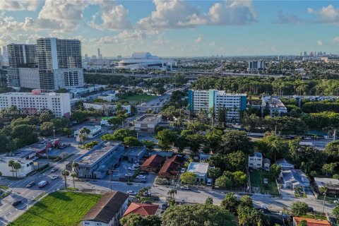 Commercial property in Miami, Florida № 1867416 - photo 5