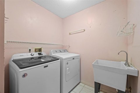 Casa en venta en Orlando, Florida, 4 dormitorios, 221.29 m2 № 1688046 - foto 24