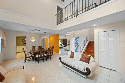 Casa en venta en Orlando, Florida, 4 dormitorios, 221.29 m2 № 1688046 - foto 5