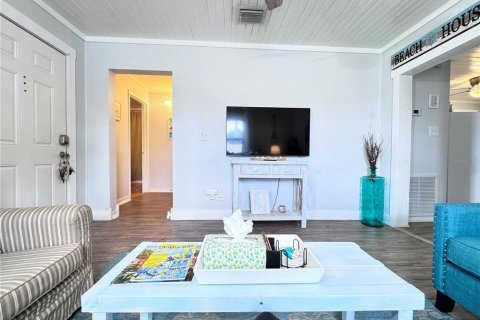House in Tampa, Florida 3 bedrooms, 120.87 sq.m. № 1899135 - photo 8