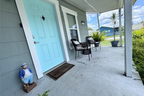 House in Tampa, Florida 3 bedrooms, 120.87 sq.m. № 1899135 - photo 14