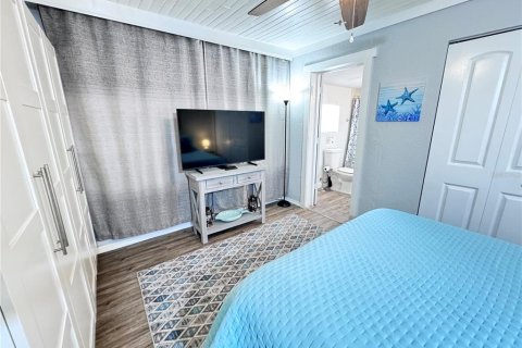 House in Tampa, Florida 3 bedrooms, 120.87 sq.m. № 1899135 - photo 29