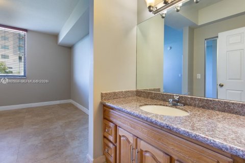 Apartamento en alquiler en Miami, Florida, 1 dormitorio, 66.7 m2 № 2052051 - foto 11