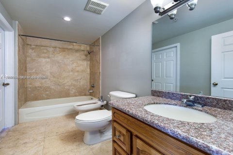Apartamento en alquiler en Miami, Florida, 1 dormitorio, 66.7 m2 № 2052051 - foto 12