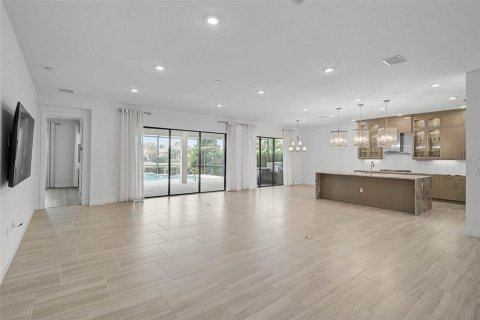Купить виллу или дом в Лейквуд Ранч, Флорида 8 комнат, 278.71м2, № 1912168 - фото 13