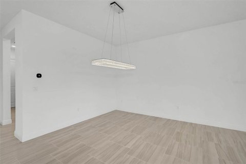 Купить виллу или дом в Лейквуд Ранч, Флорида 8 комнат, 278.71м2, № 1912168 - фото 9