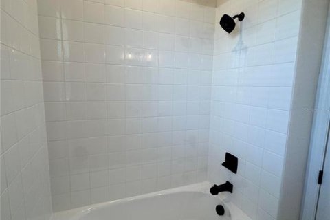 Купить виллу или дом в Хейнс-Сити, Флорида 12 комнат, 192.77м2, № 2222344 - фото 30