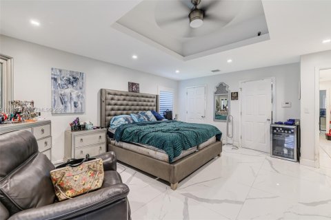 Casa en venta en Davie, Florida, 5 dormitorios, 419.08 m2 № 2049715 - foto 26