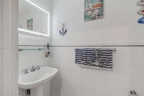 Casa en venta en Davie, Florida, 5 dormitorios, 419.08 m2 № 2049715 - foto 17