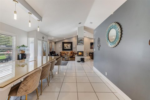 Casa en venta en Davie, Florida, 5 dormitorios, 419.08 m2 № 2049715 - foto 5