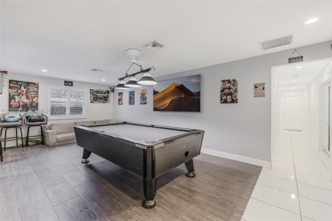Casa en venta en Davie, Florida, 5 dormitorios, 419.08 m2 № 2049715 - foto 18