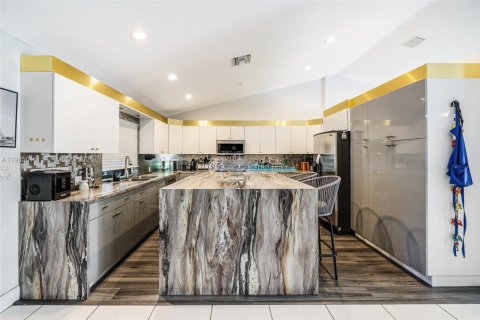 Casa en venta en Davie, Florida, 5 dormitorios, 419.08 m2 № 2049715 - foto 13