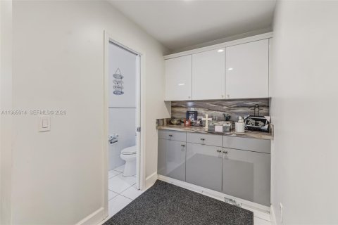 Casa en venta en Davie, Florida, 5 dormitorios, 419.08 m2 № 2049715 - foto 16