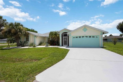 Casa en alquiler en Port Charlotte, Florida, 3 dormitorios, 195.84 m2 № 1879493 - foto 1