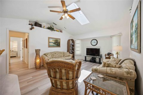 Casa en alquiler en Port Charlotte, Florida, 3 dormitorios, 195.84 m2 № 1879493 - foto 18