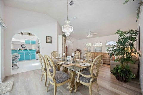 Casa en alquiler en Port Charlotte, Florida, 3 dormitorios, 195.84 m2 № 1879493 - foto 10