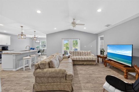Casa en venta en Port Charlotte, Florida, 3 dormitorios, 153.1 m2 № 2377453 - foto 6