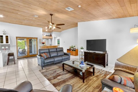 Купить виллу или дом в Майами, Флорида 5 спален, 282.89м2, № 1996054 - фото 6