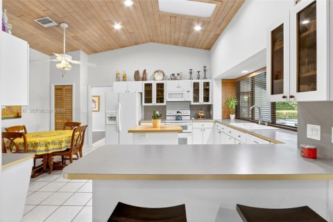 Купить виллу или дом в Майами, Флорида 5 спален, 282.89м2, № 1996054 - фото 10