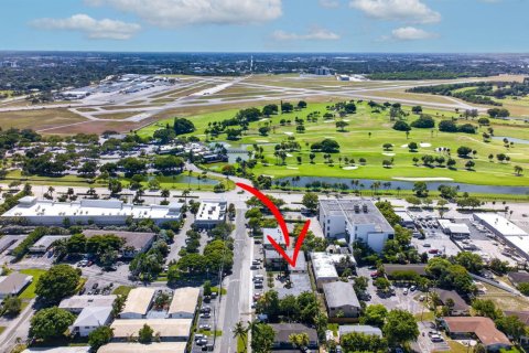 Commercial property in Pompano Beach, Florida № 2274198 - photo 2