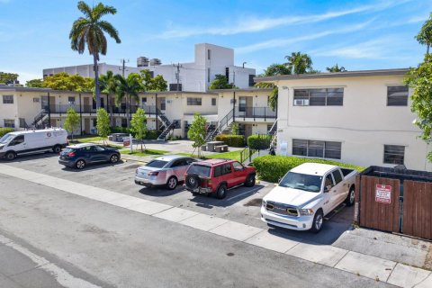 Commercial property in Pompano Beach, Florida № 2274198 - photo 6