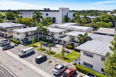 Commercial property in Pompano Beach, Florida № 2274198 - photo 4