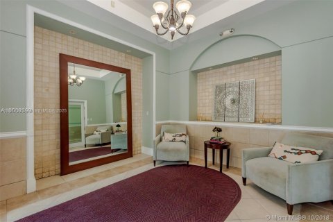 Copropriété à louer à Coral Gables, Floride: 53.33 m2 № 1924538 - photo 2
