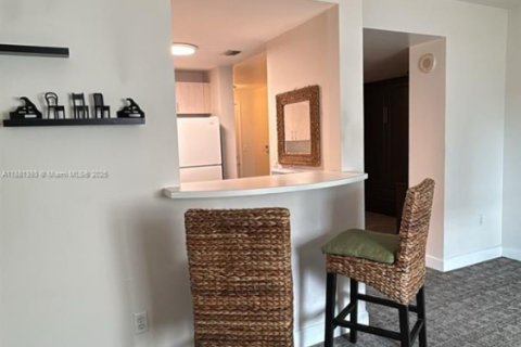 Copropriété à louer à Coral Gables, Floride: 53.33 m2 № 1924538 - photo 9