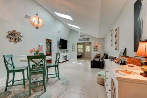 Dúplex en venta en Daytona Beach, Florida, 2 dormitorios, 136.29 m2 № 1913665 - foto 6