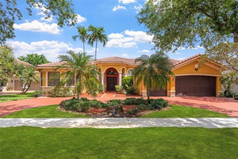 House in Miramar, Florida 5 bedrooms, 284.37 sq.m. № 1695556 - photo 2