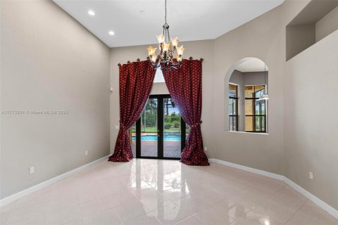 House in Miramar, Florida 5 bedrooms, 284.37 sq.m. № 1695556 - photo 16