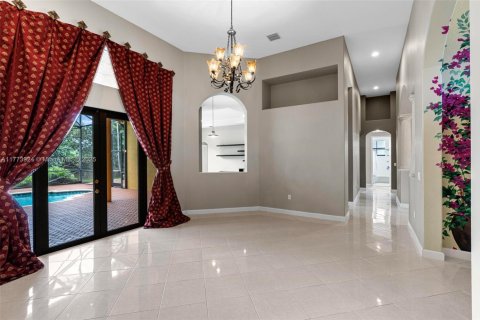 House in Miramar, Florida 5 bedrooms, 284.37 sq.m. № 1695556 - photo 15
