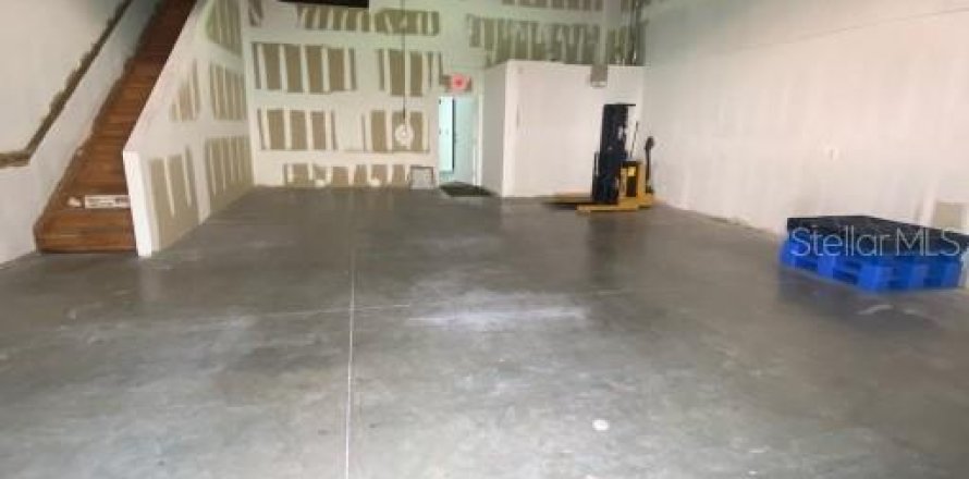 Propiedad comercial en Saint Lucie, Florida 139.35 m2 № 1893694
