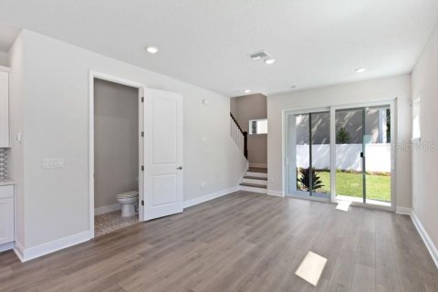 Touwnhouse à vendre à Tampa, Floride: 4 chambres, 217.11 m2 № 1743672 - photo 12