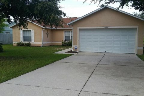 Villa ou maison à Clermont, Floride 3 chambres, 154.4 m2 № 2406480