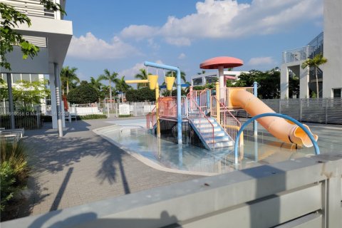 Copropriété à vendre à Doral, Floride: 3 chambres, 156.91 m2 № 1966371 - photo 18