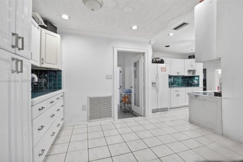 Villa ou maison à vendre à Sunrise, Floride: 3 chambres, 167.32 m2 № 2005208 - photo 19